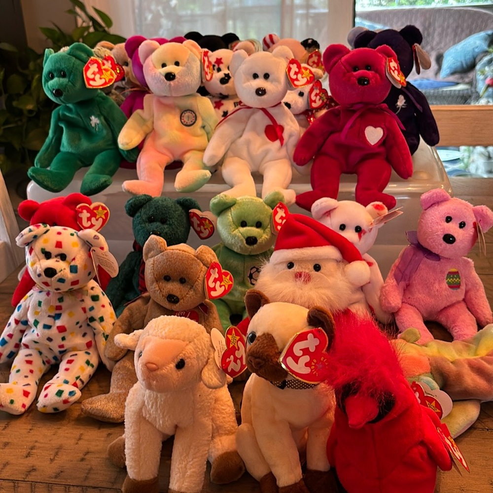 Rare TY Beanie Babies. 25 total pieces.